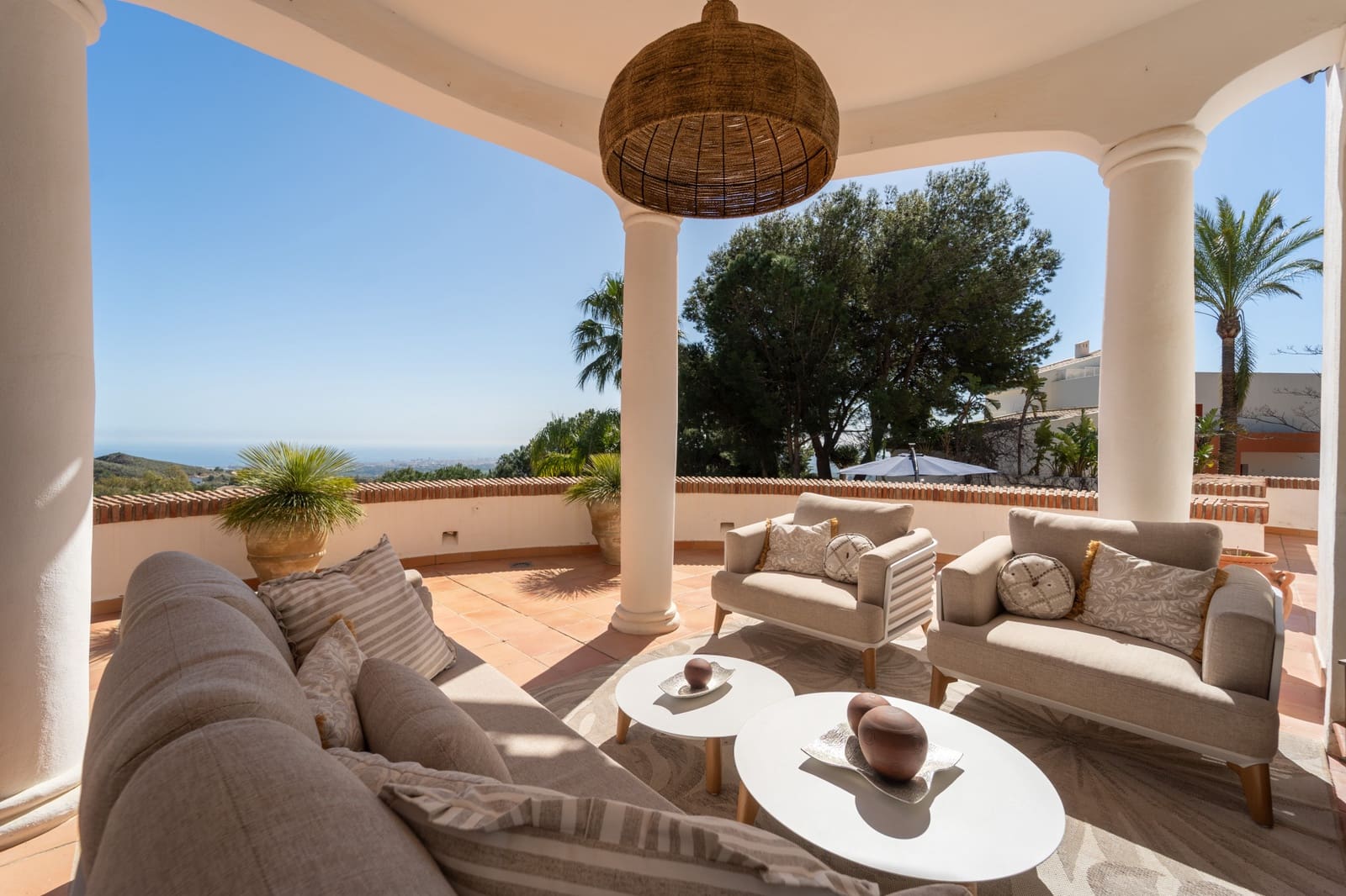 4 bedroom Villa for sale in Mijas with pool garage - € 1,500,000 (Ref: 9758827)