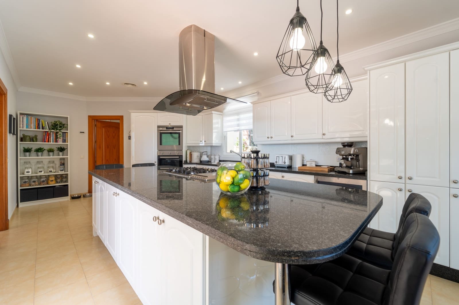 4 bedroom Villa for sale in Mijas with pool garage - € 1,500,000 (Ref: 9758827)