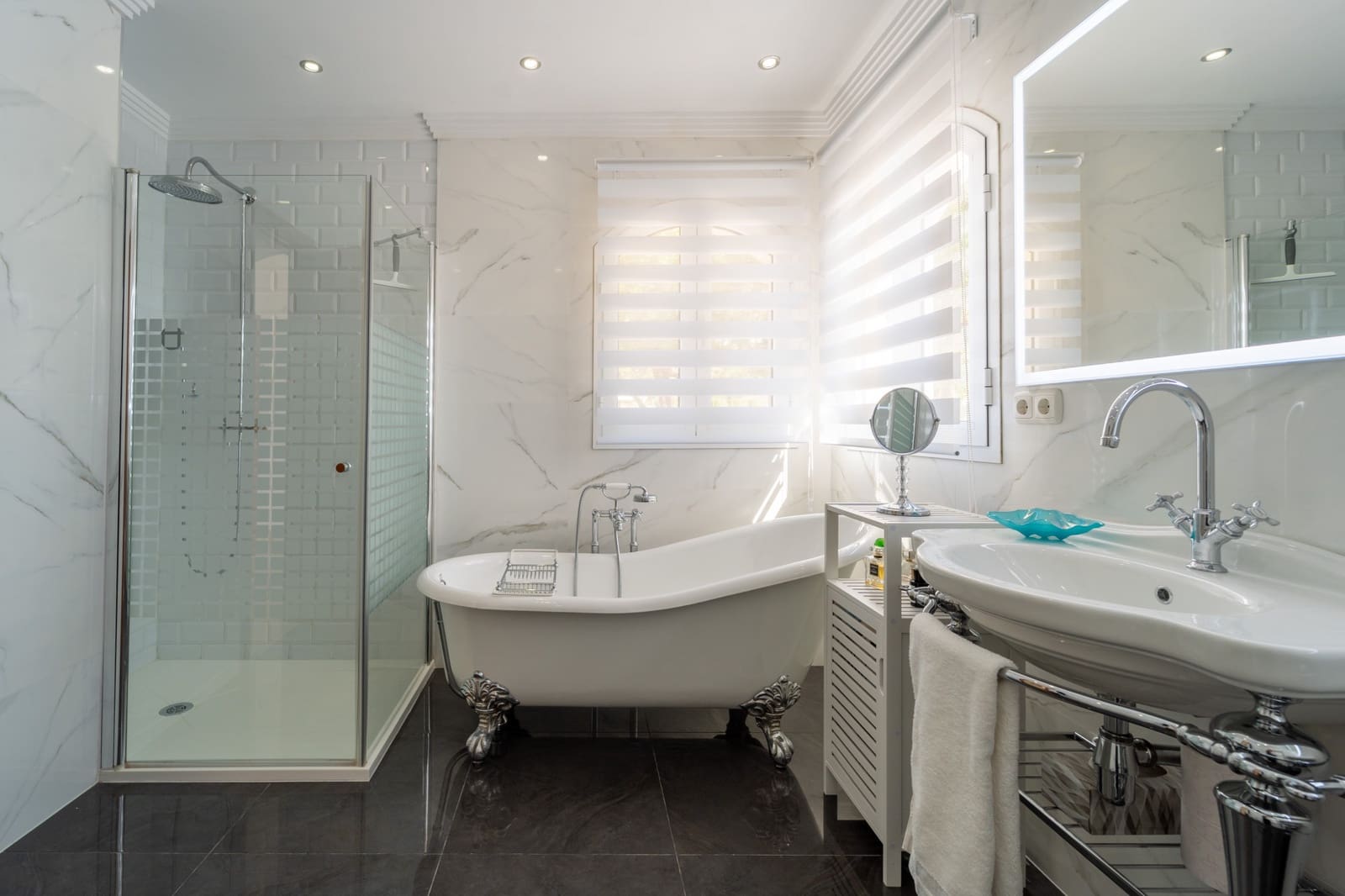 4 bedroom Villa for sale in Mijas with pool garage - € 1,500,000 (Ref: 9758827)