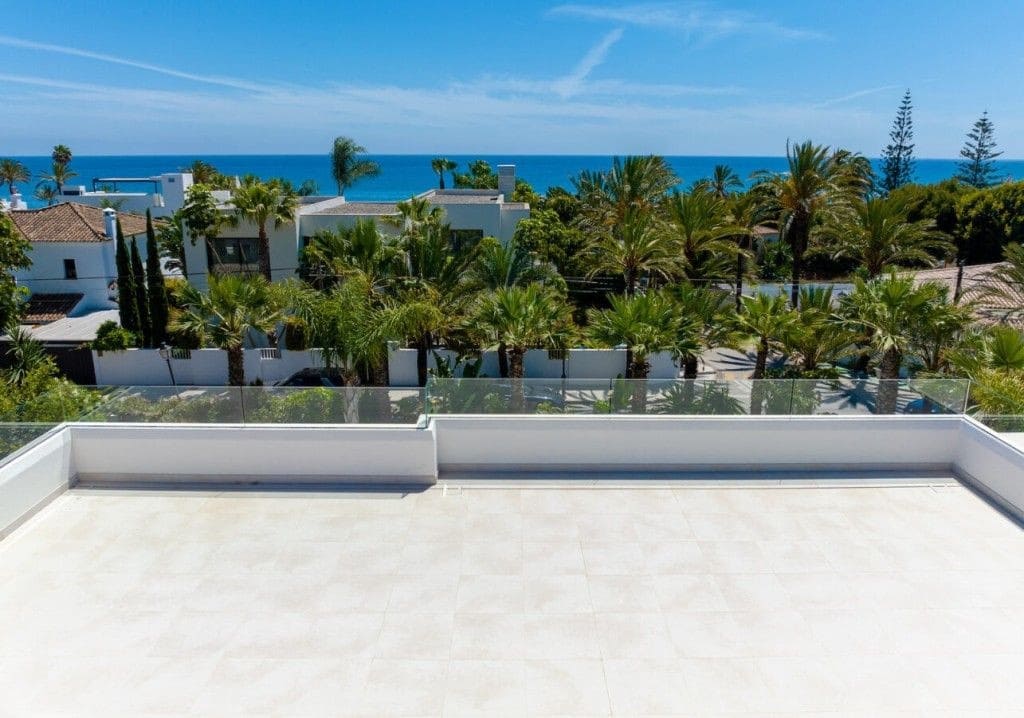 4 makuuhuone Huvila myytävänä paikassa Marbella mukana uima-altaan 
autotalli - 3 495 000 € (Ref: 9761898)