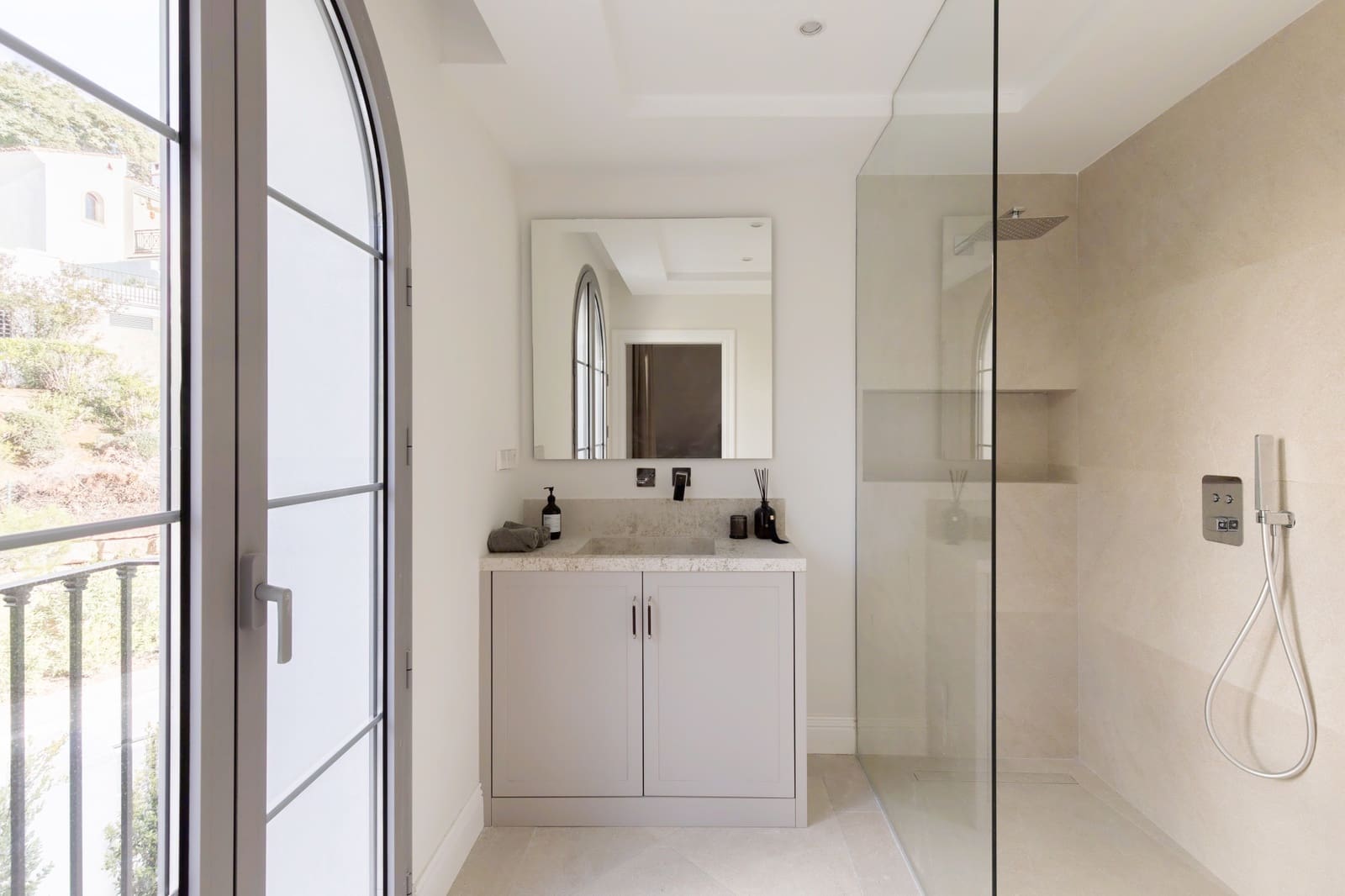 4 soverom Villa til salgs i Benahavis med svømmebasseng garasje - € 3 895 000 (Ref: 9770573)