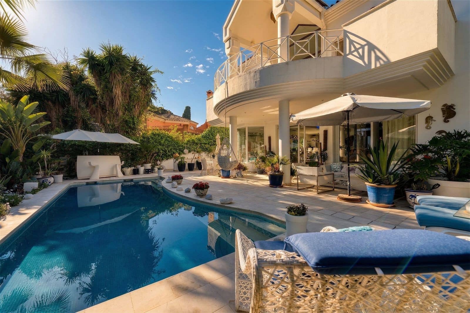 3 bedroom Villa for sale in Estepona with pool garage - € 2,950,000 (Ref: 9772912)