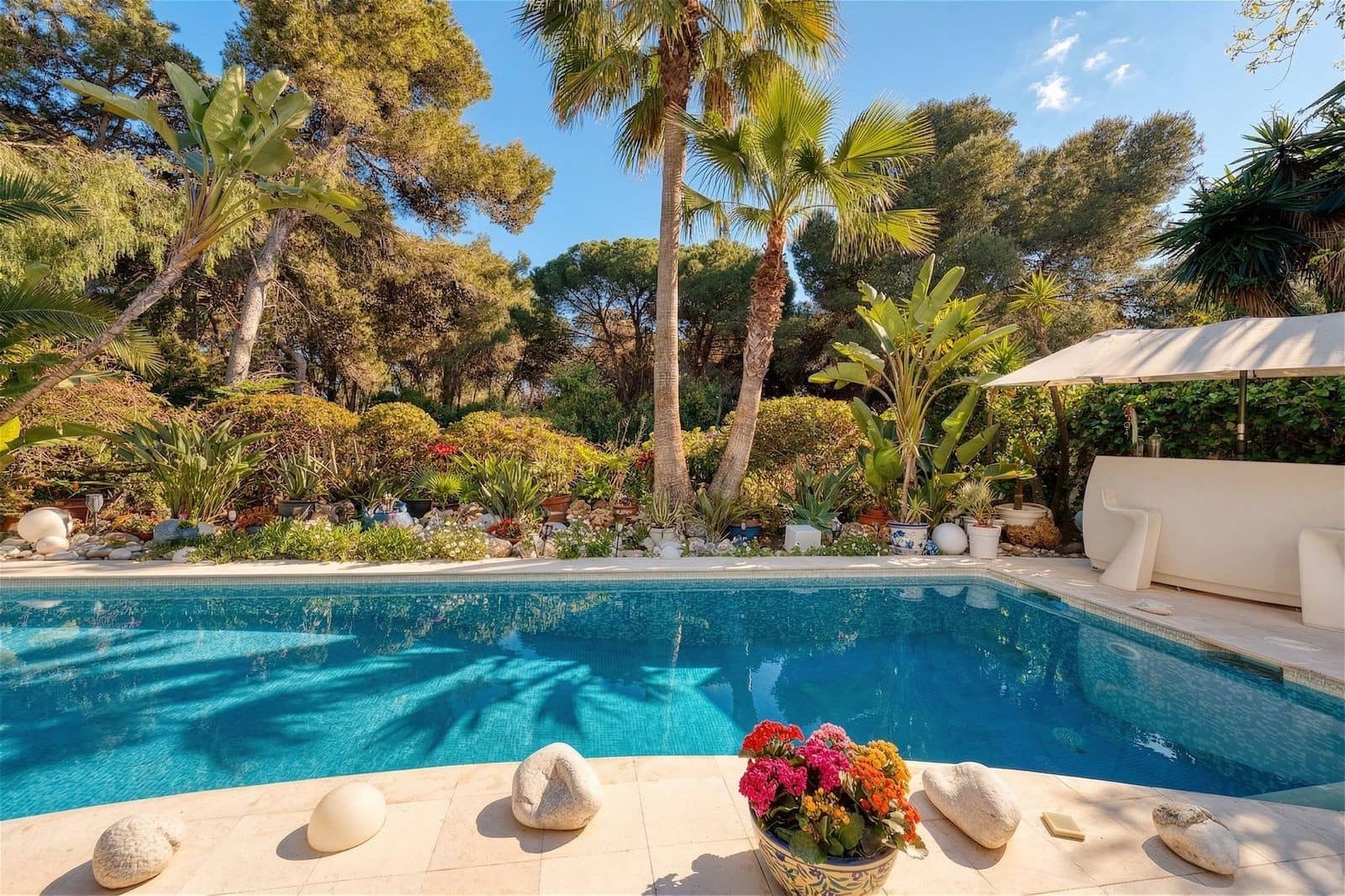 3 bedroom Villa for sale in Estepona with pool garage - € 2,950,000 (Ref: 9772912)