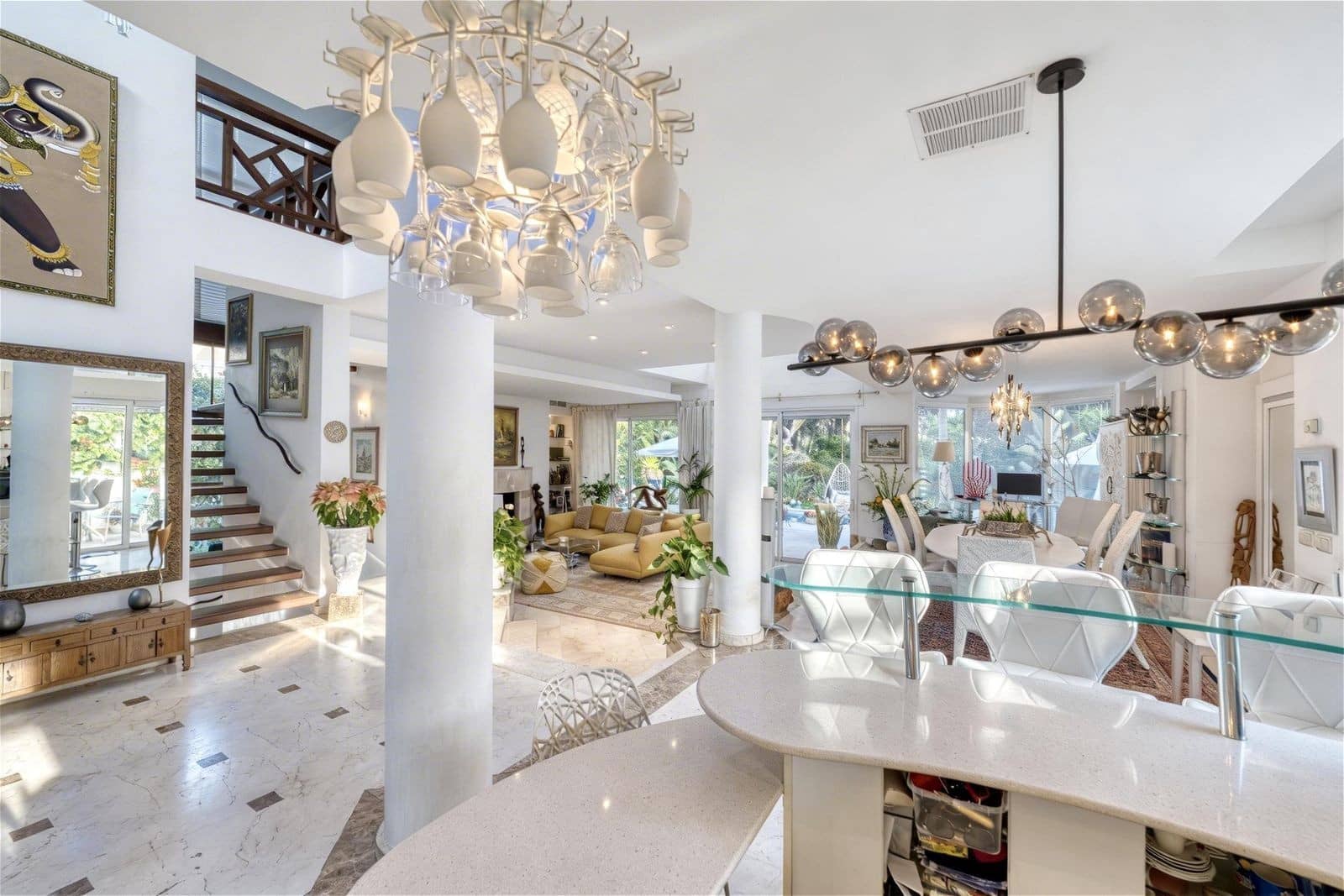 3 bedroom Villa for sale in Estepona with pool garage - € 2,950,000 (Ref: 9772912)