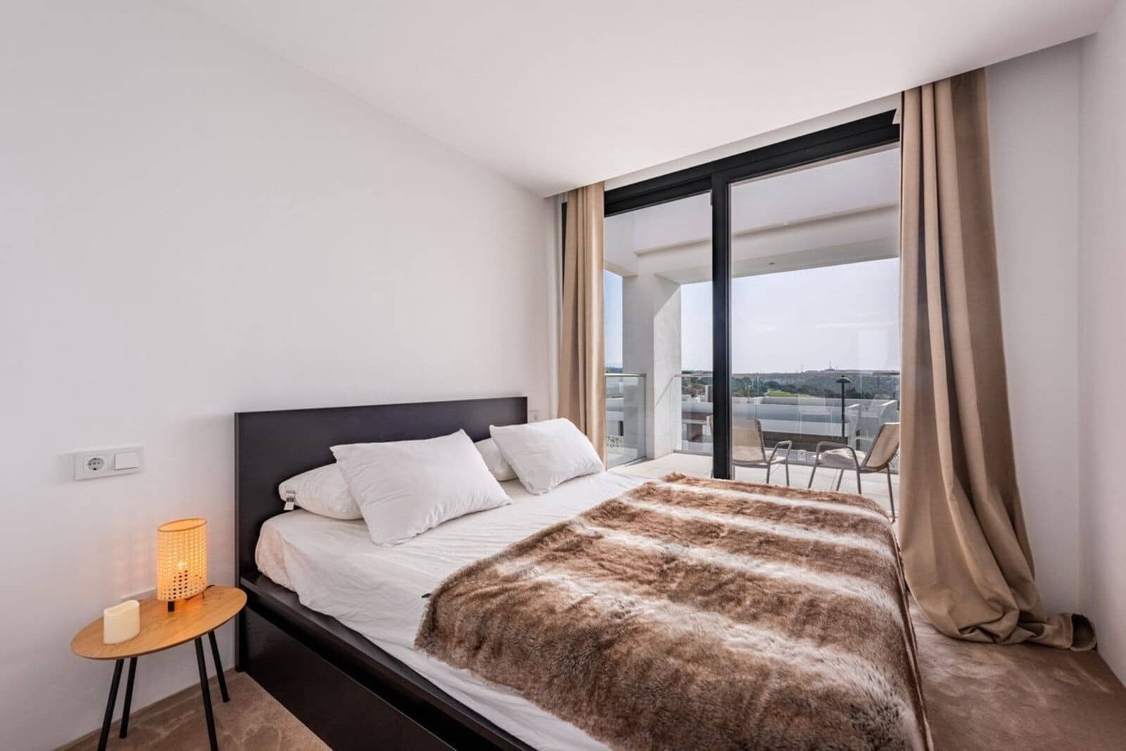 3 bedroom Villa for sale in Estepona with pool garage - € 1,440,000 (Ref: 9772914)