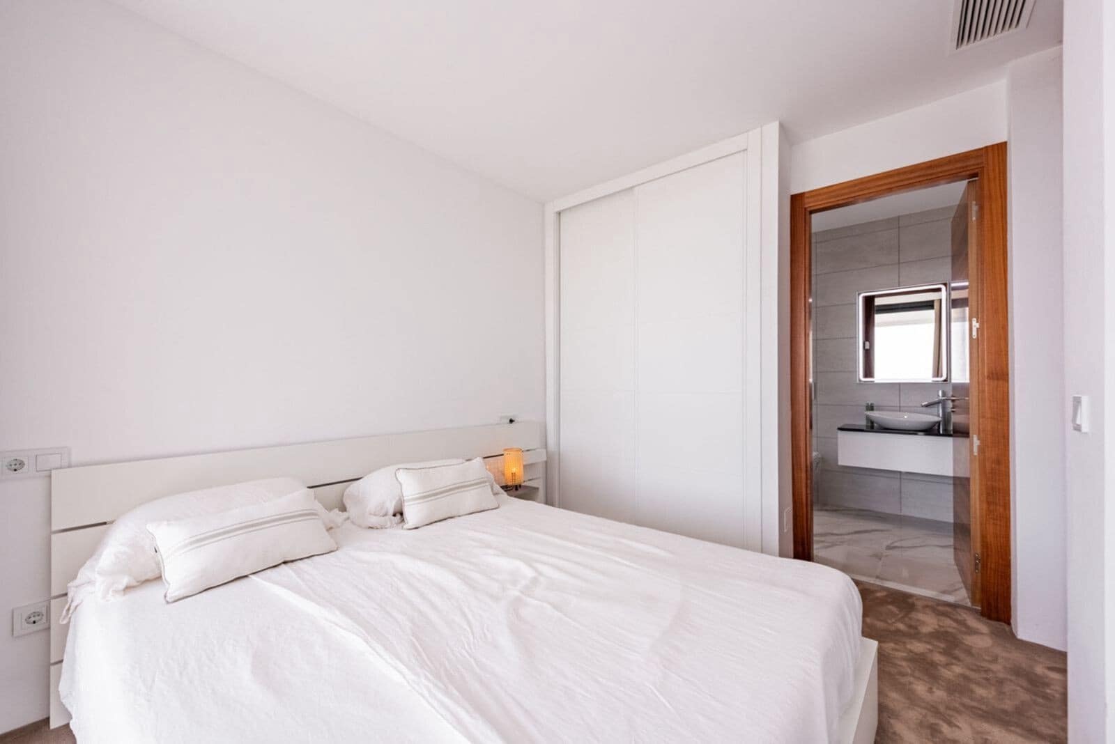 3 bedroom Villa for sale in Estepona with pool garage - € 1,440,000 (Ref: 9772914)