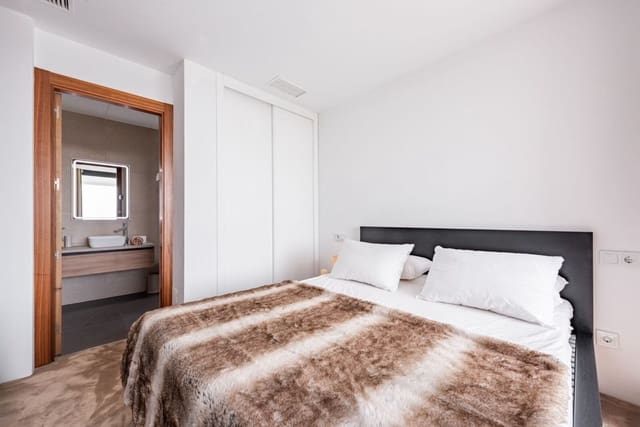 3 sypialnia Willa na sprzedaż w Estepona z basenem garażem - 1 440 000 € (Ref: 9772914)