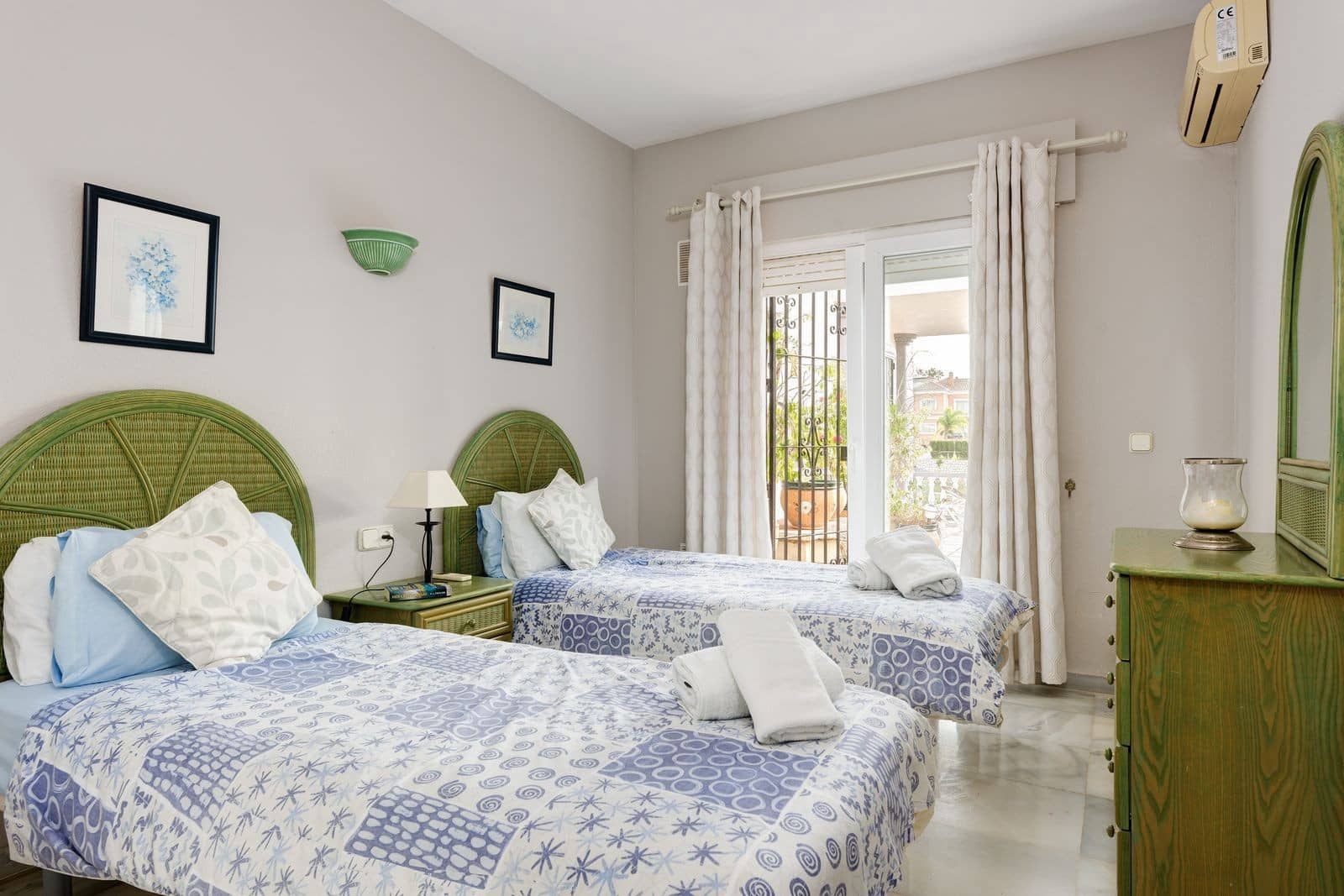 4 slaapkamer Villa te koop in Mijas Costa met zwembad garage - € 1.300.000 (Ref: 9772915)