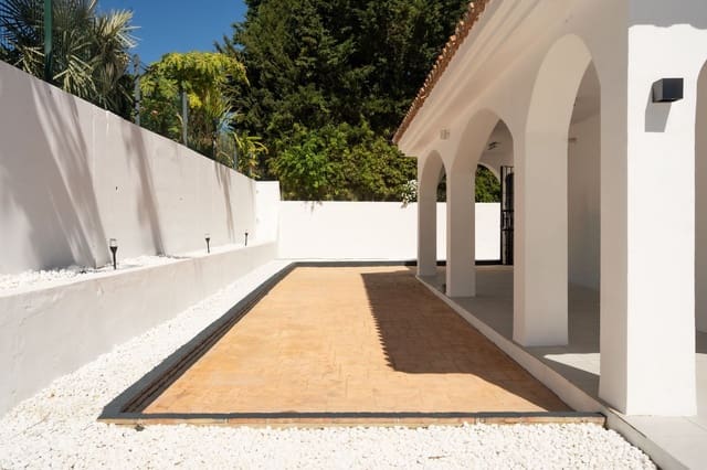 4 makuuhuone Huvila myytävänä paikassa Bel-Air, Estepona mukana uima-altaan 
autotalli - 1 770 000 € (Ref: 9772918)