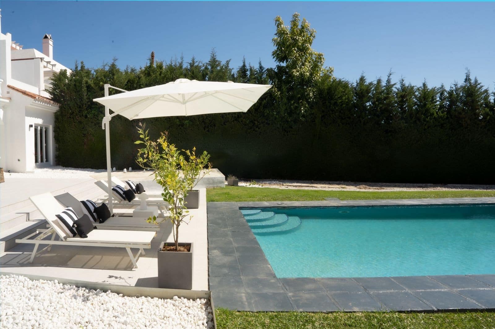 4 soverom Villa til salgs i Bel-Air med svømmebasseng garasje - € 1 770 000 (Ref: 9772918)