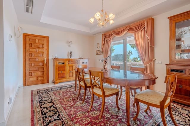 5 sypialnia Willa na sprzedaż w El Paraiso, Estepona z basenem garażem - 2 150 000 € (Ref: 9772922)