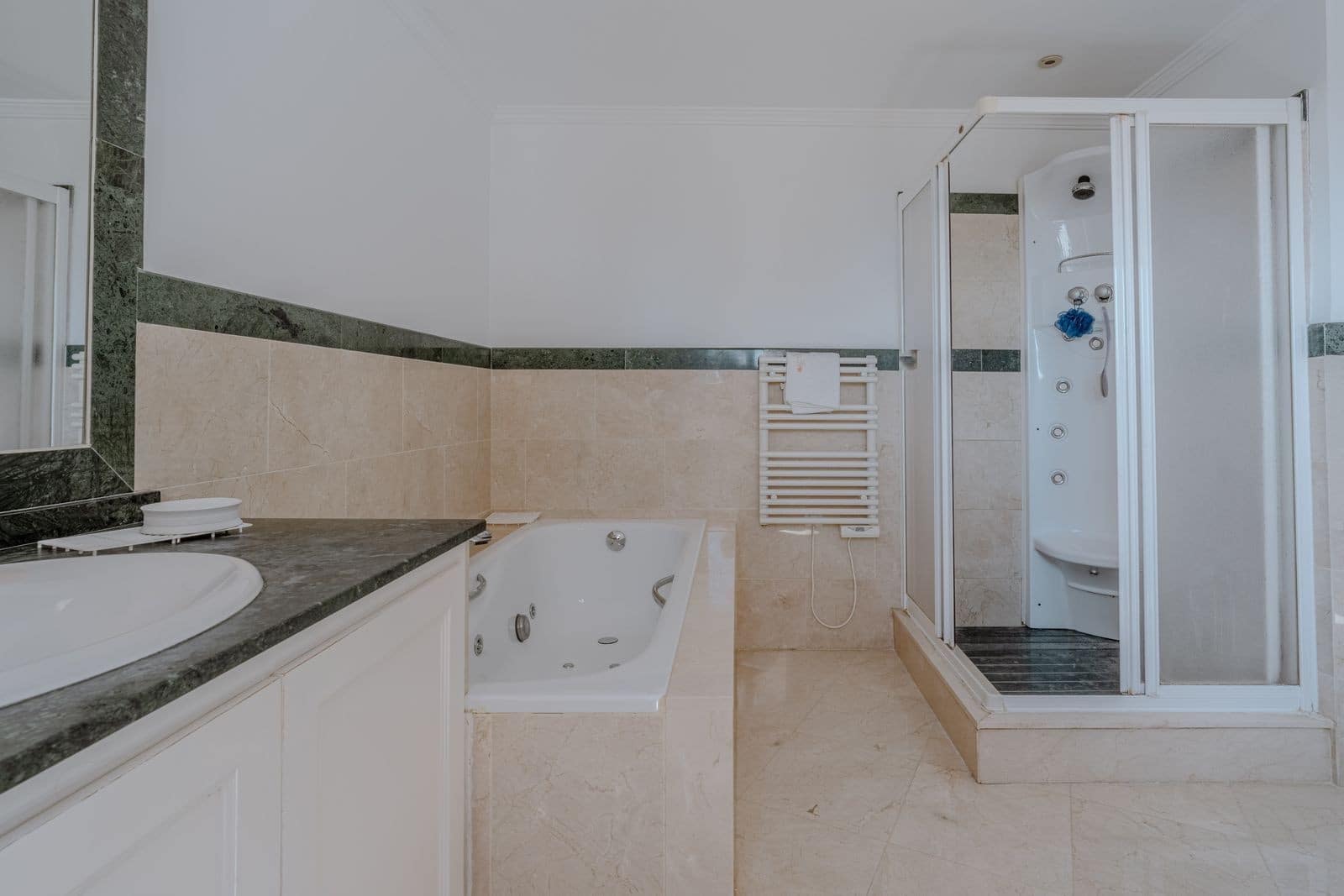 5 sypialnia Willa na sprzedaż w El Paraiso z basenem garażem - 2 150 000 € (Ref: 9772922)