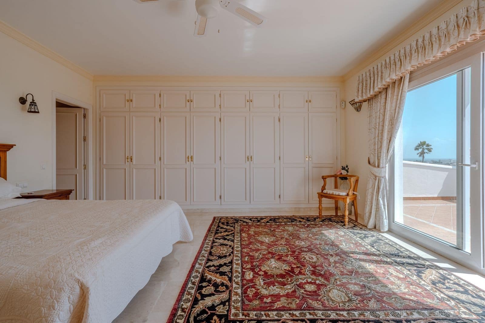 5 sypialnia Willa na sprzedaż w El Paraiso z basenem garażem - 2 150 000 € (Ref: 9772922)