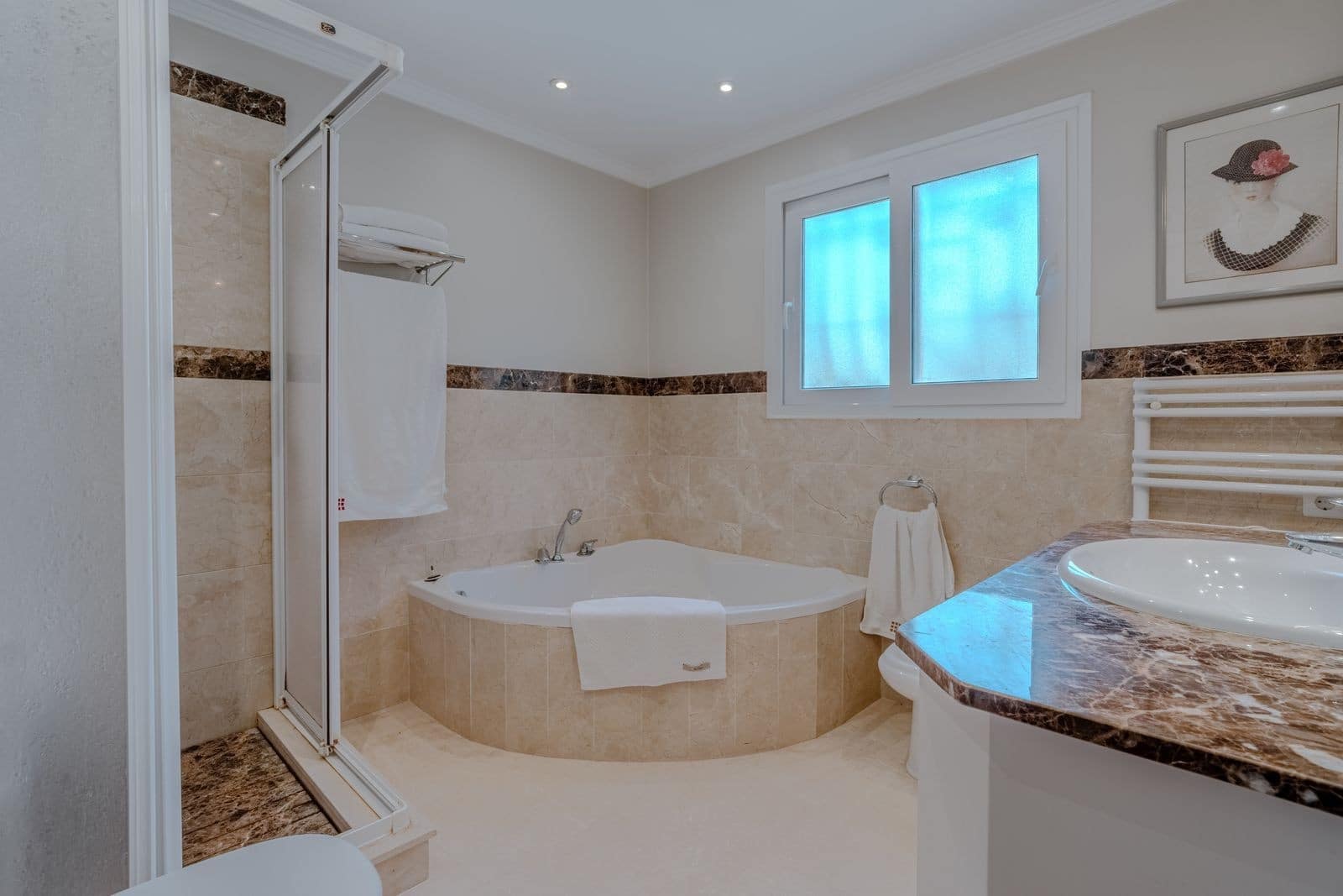 5 sypialnia Willa na sprzedaż w El Paraiso z basenem garażem - 2 150 000 € (Ref: 9772922)