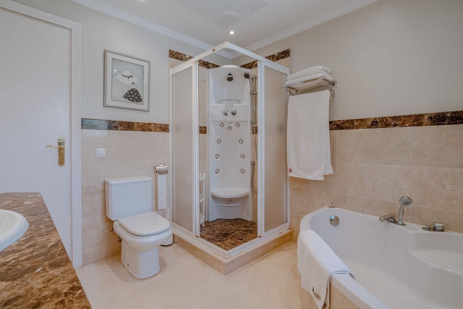 5 sypialnia Willa na sprzedaż w El Paraiso z basenem garażem - 2 150 000 € (Ref: 9772922)