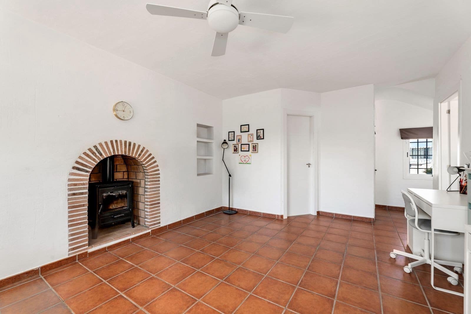 3 soveværelse Villa til salg i Mijas Costa med swimmingpool garage - € 1.100.000 (Ref: 9772923)