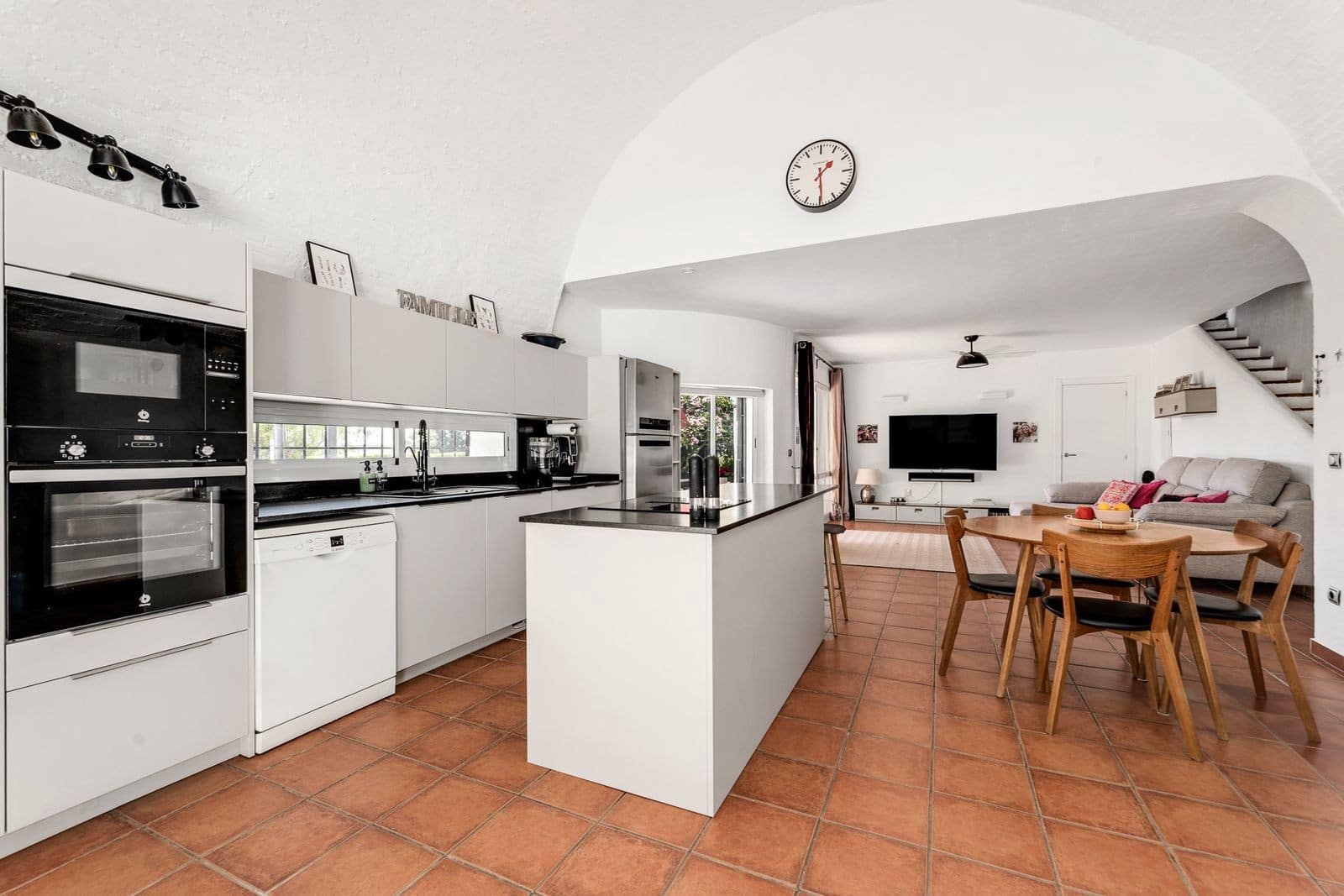 3 soveværelse Villa til salg i Mijas Costa med swimmingpool garage - € 1.100.000 (Ref: 9772923)