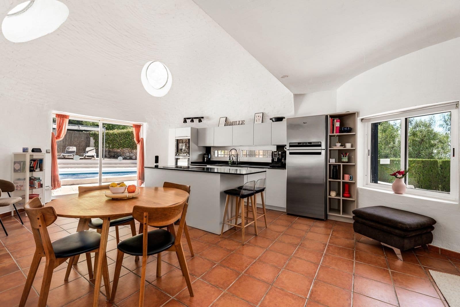 3 soveværelse Villa til salg i Mijas Costa med swimmingpool garage - € 1.100.000 (Ref: 9772923)