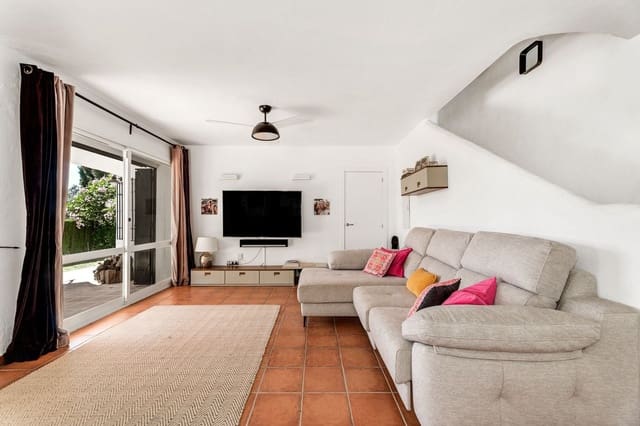 3 sovrum Villa till salu i Mijas Costa, Mijas med pool garage - 1 100 000 € (Ref: 9772923)