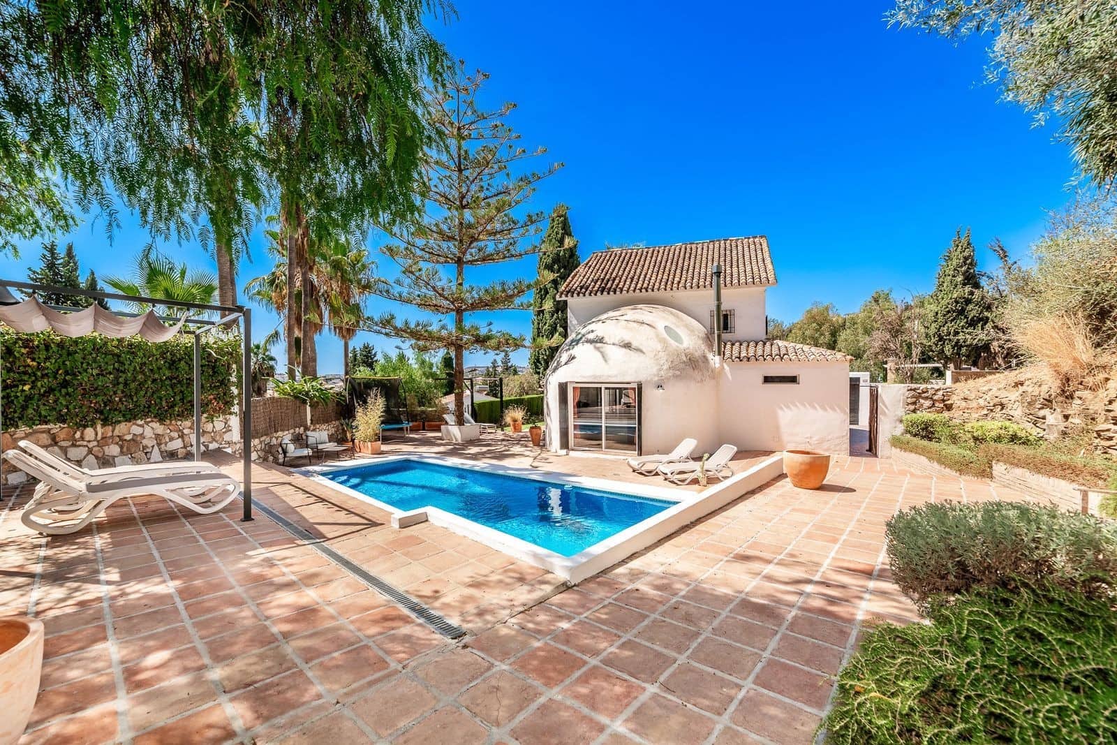 3 soveværelse Villa til salg i Mijas Costa med swimmingpool garage - € 1.100.000 (Ref: 9772923)