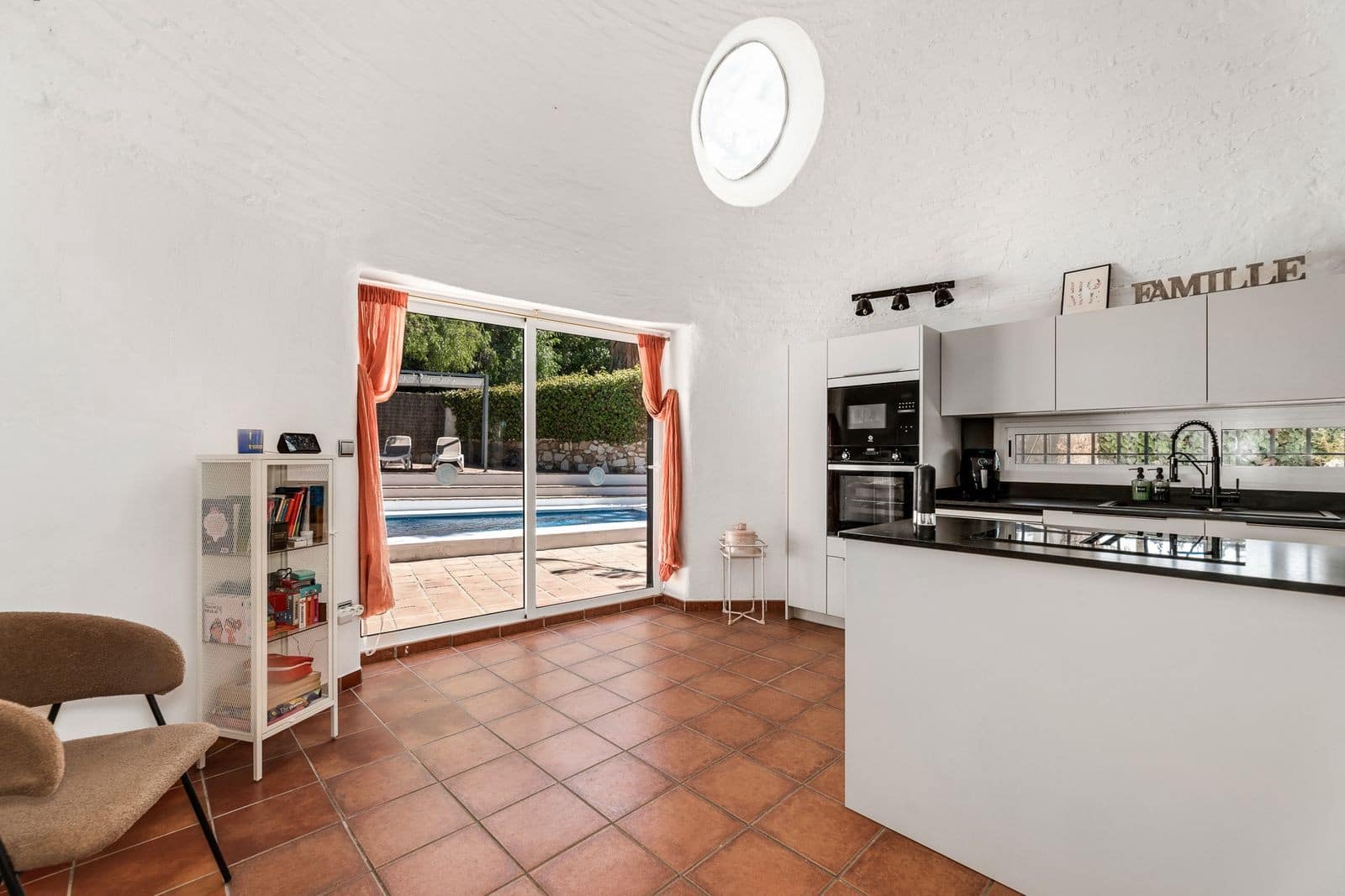 3 soveværelse Villa til salg i Mijas Costa med swimmingpool garage - € 1.100.000 (Ref: 9772923)