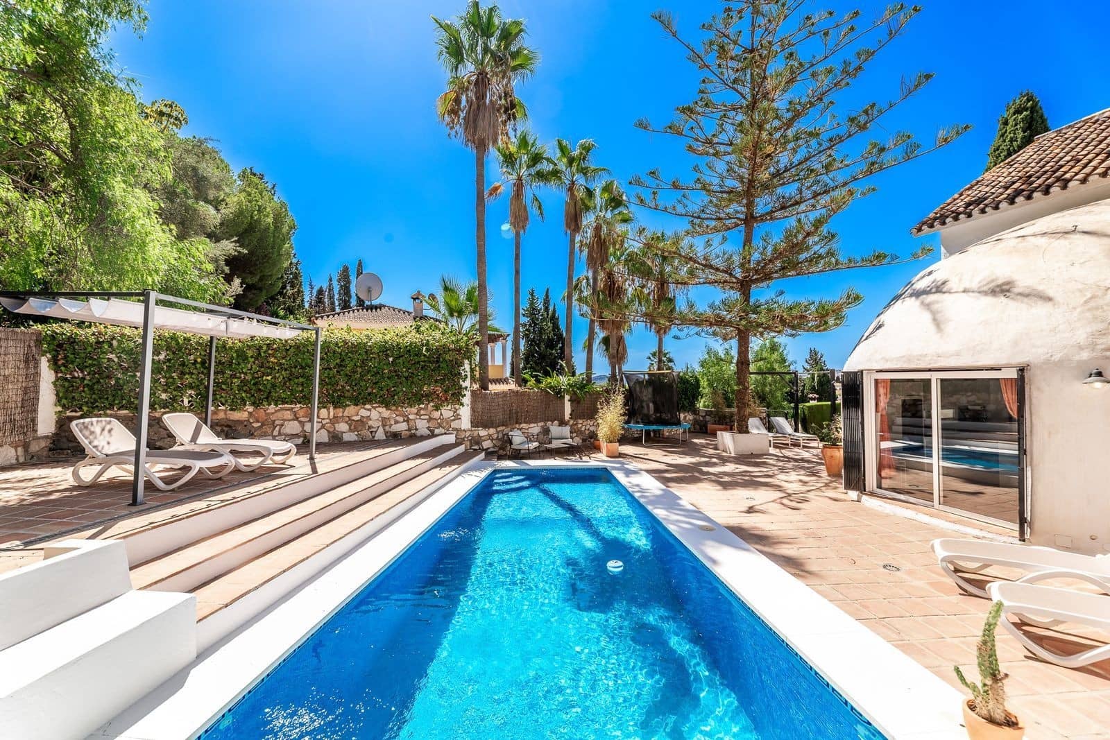 3 soveværelse Villa til salg i Mijas Costa med swimmingpool garage - € 1.100.000 (Ref: 9772923)