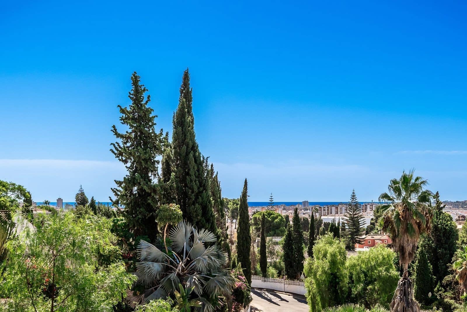 3 soveværelse Villa til salg i Mijas Costa med swimmingpool garage - € 1.100.000 (Ref: 9772923)