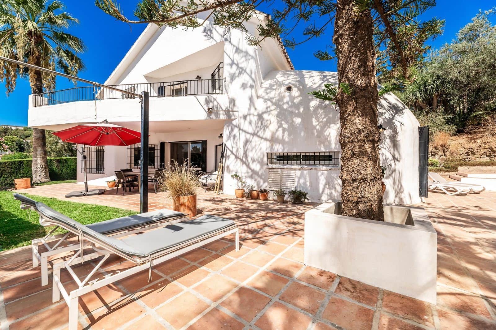 3 soveværelse Villa til salg i Mijas Costa med swimmingpool garage - € 1.100.000 (Ref: 9772923)
