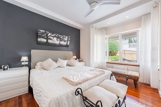 6 soveværelse Villa til salg i Mijas Costa, Mijas med swimmingpool garage - € 1.595.000 (Ref: 9772924)