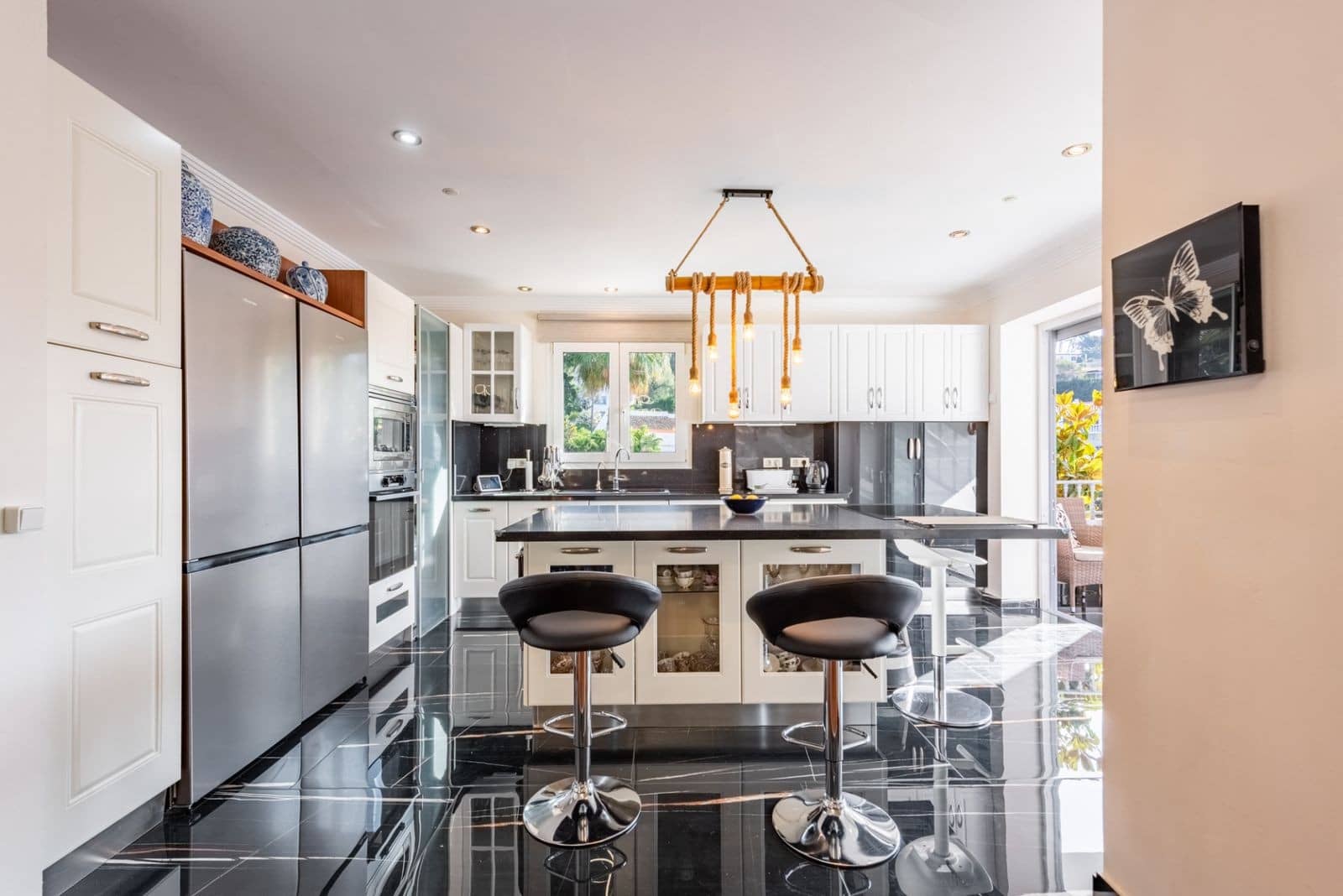 6 soveværelse Villa til salg i Mijas Costa med swimmingpool garage - € 1.595.000 (Ref: 9772924)