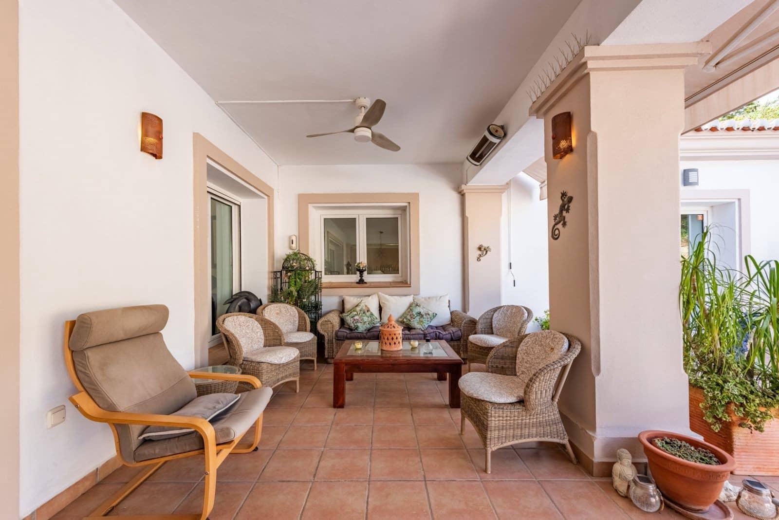 6 soveværelse Villa til salg i Mijas Costa med swimmingpool garage - € 1.595.000 (Ref: 9772924)
