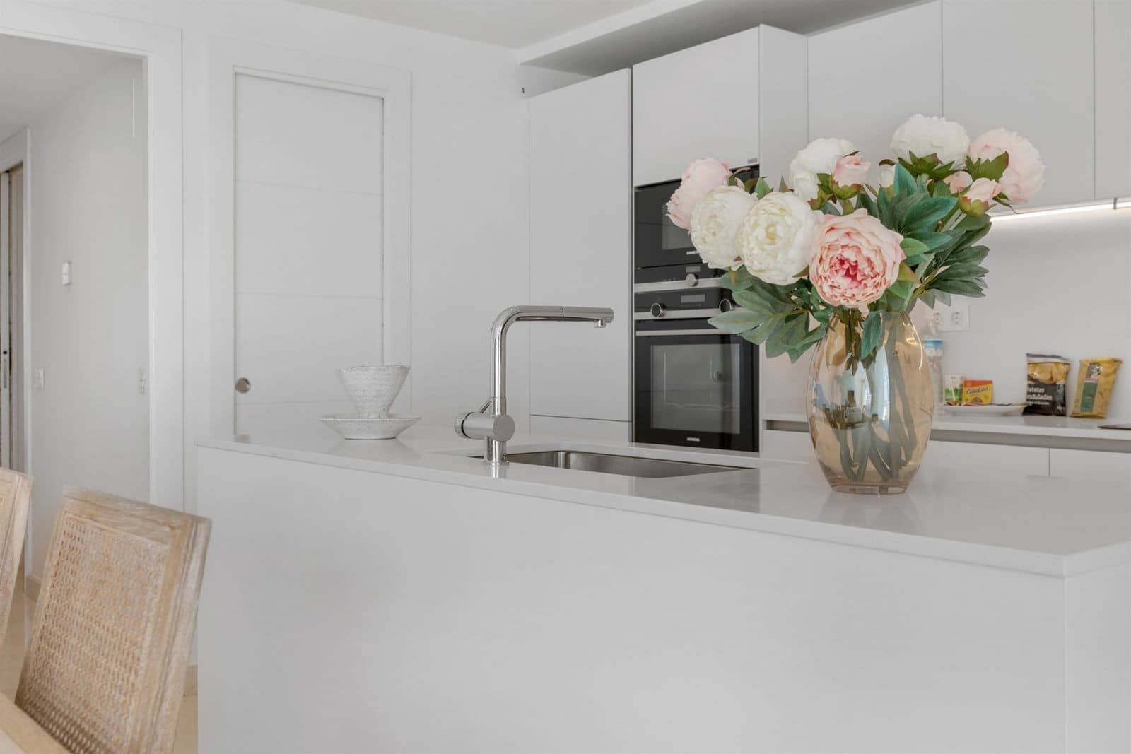 2 makuuhuone Kattohuoneisto myytävänä paikassa Nueva Andalucia mukana uima-altaan 
autotalli - 950 000 € (Ref: 9772925)