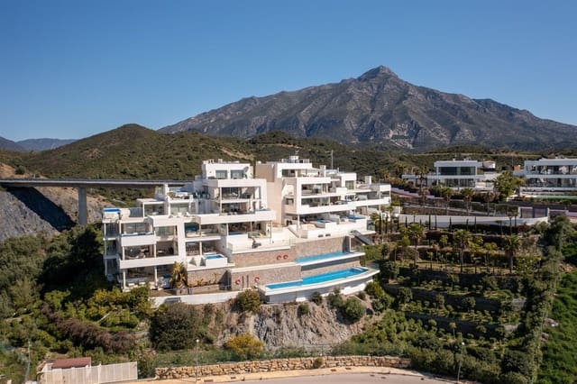 2 slaapkamer Penthouse te koop in Nueva Andalucia, Marbella met zwembad garage - € 950.000 (Ref: 9772925)