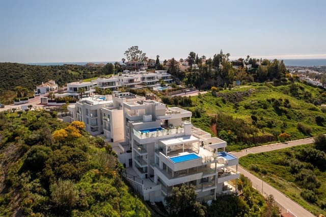 2 slaapkamer Penthouse te koop in Nueva Andalucia, Marbella met zwembad garage - € 950.000 (Ref: 9772925)