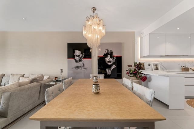 Apartamento de 3 habitaciones en Marbella en venta con piscina garaje - 2.985.000 € (Ref: 9772926)