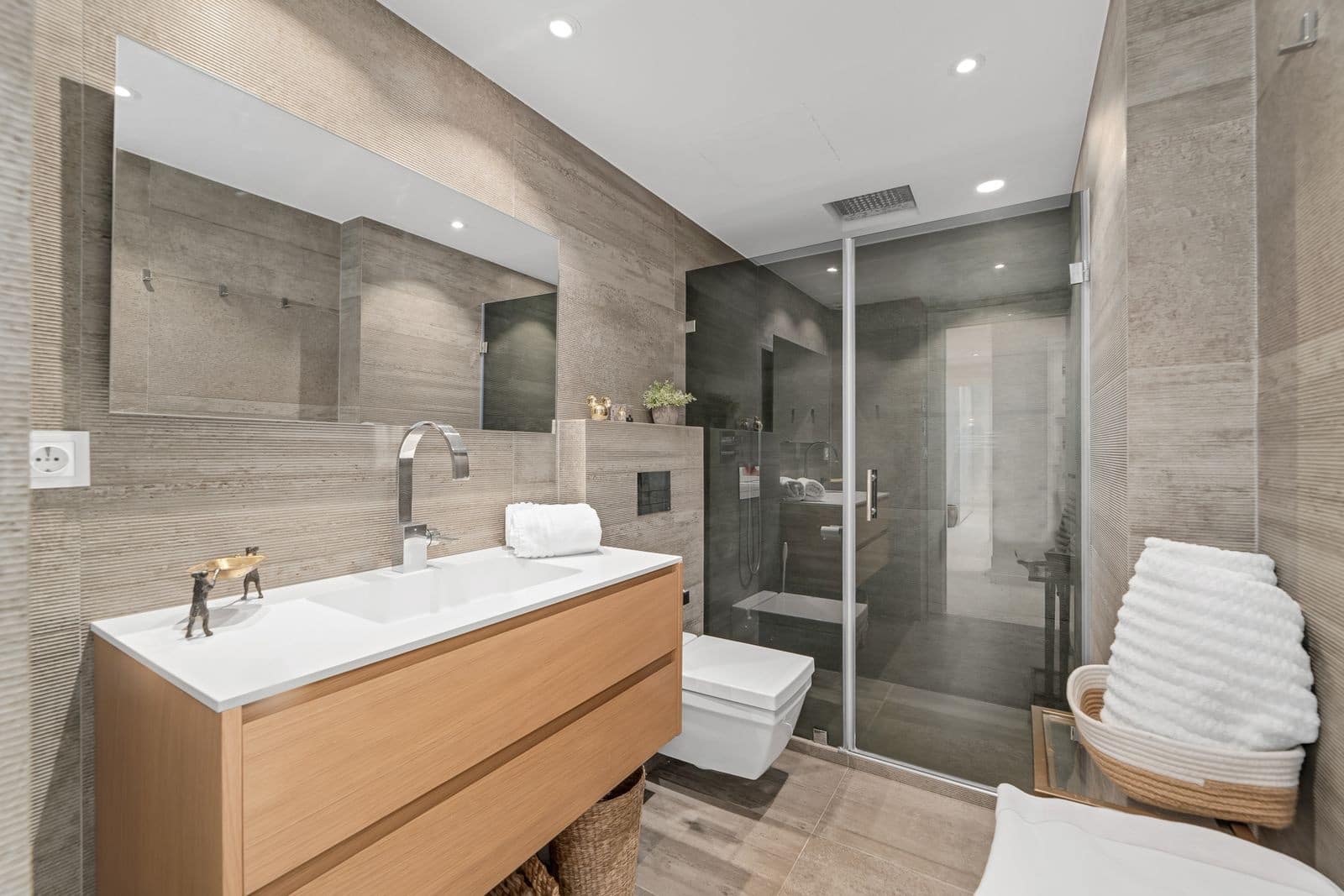 3 Zimmer Apartment zu verkaufen in Marbella mit Pool Garage - 2.985.000 € (Ref: 9772926)