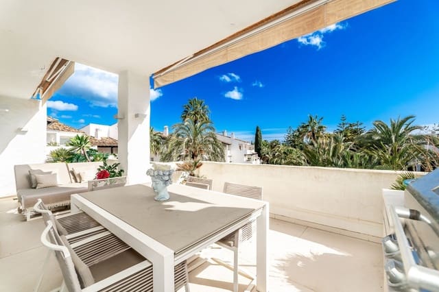 Apartamento de 3 habitaciones en Marbella en venta con piscina garaje - 2.985.000 € (Ref: 9772926)
