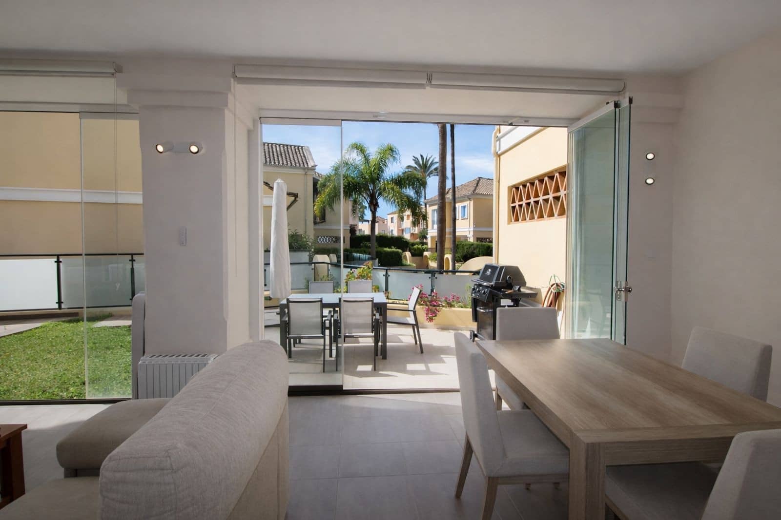 Pareado de 3 habitaciones en Marbella en venta con piscina garaje - 725.000 € (Ref: 9772927)
