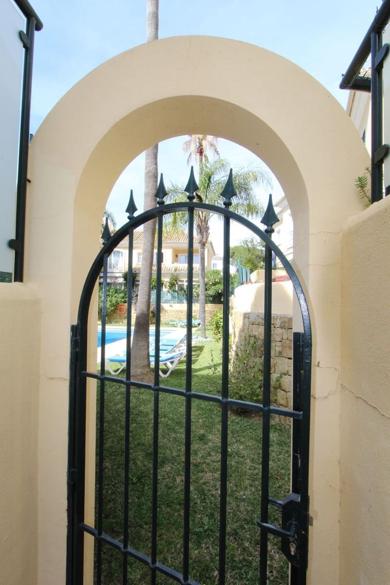 Pareado de 3 habitaciones en Marbella en venta con piscina garaje - 725.000 € (Ref: 9772927)