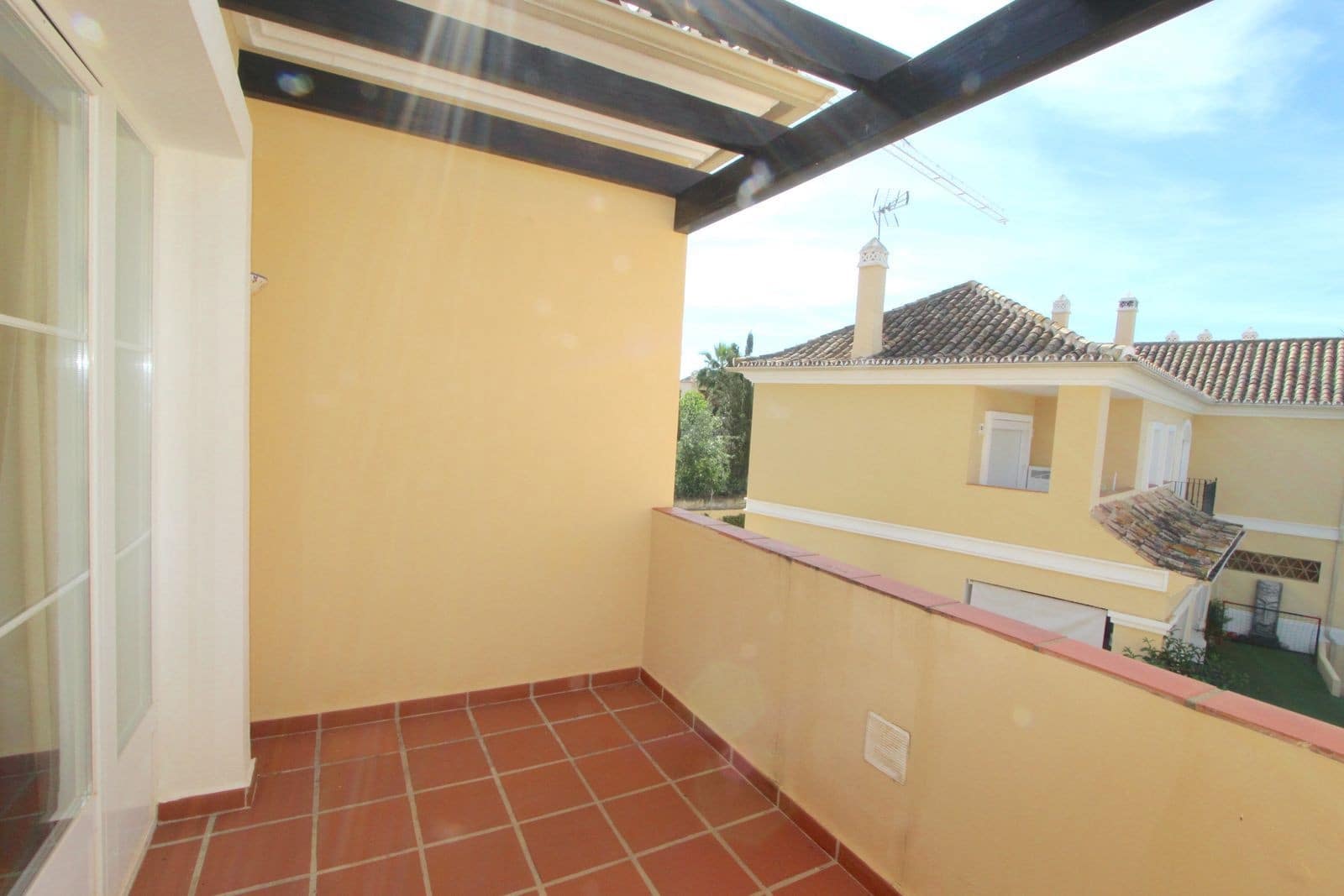 Pareado de 3 habitaciones en Marbella en venta con piscina garaje - 725.000 € (Ref: 9772927)