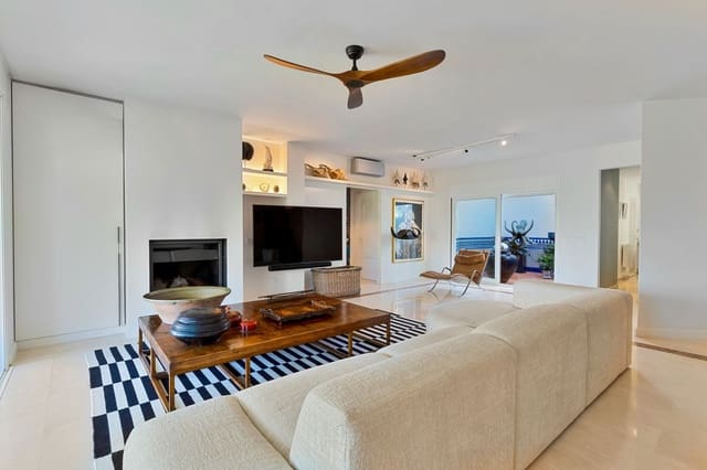 3 sypialnia Willa na sprzedaż w El Paraiso, Estepona z basenem garażem - 1 650 000 € (Ref: 9772929)