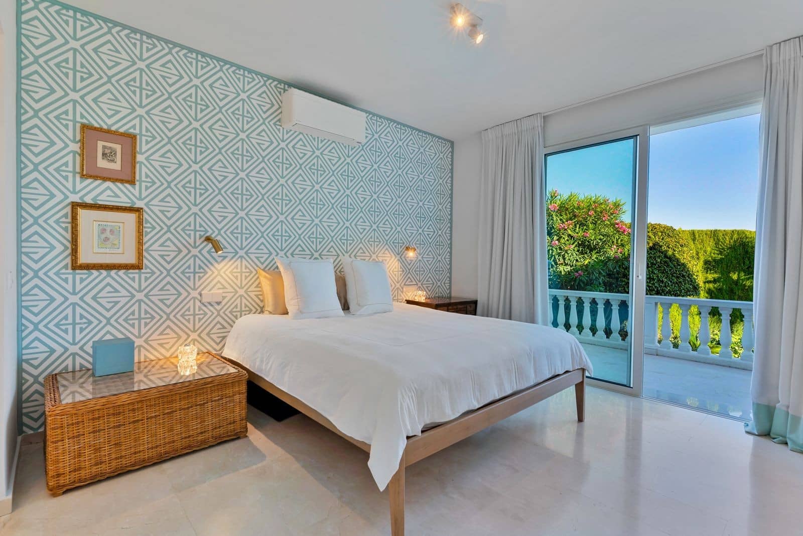 3 sypialnia Willa na sprzedaż w El Paraiso z basenem garażem - 1 650 000 € (Ref: 9772929)