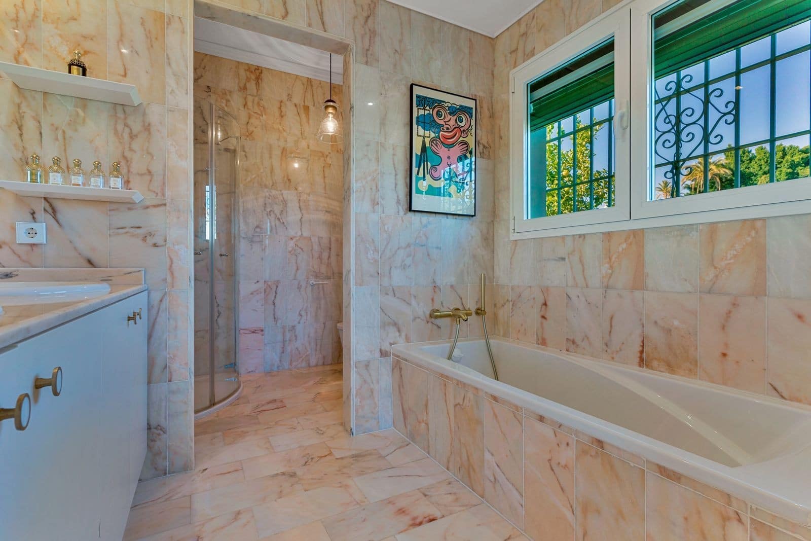 3 sypialnia Willa na sprzedaż w El Paraiso z basenem garażem - 1 650 000 € (Ref: 9772929)