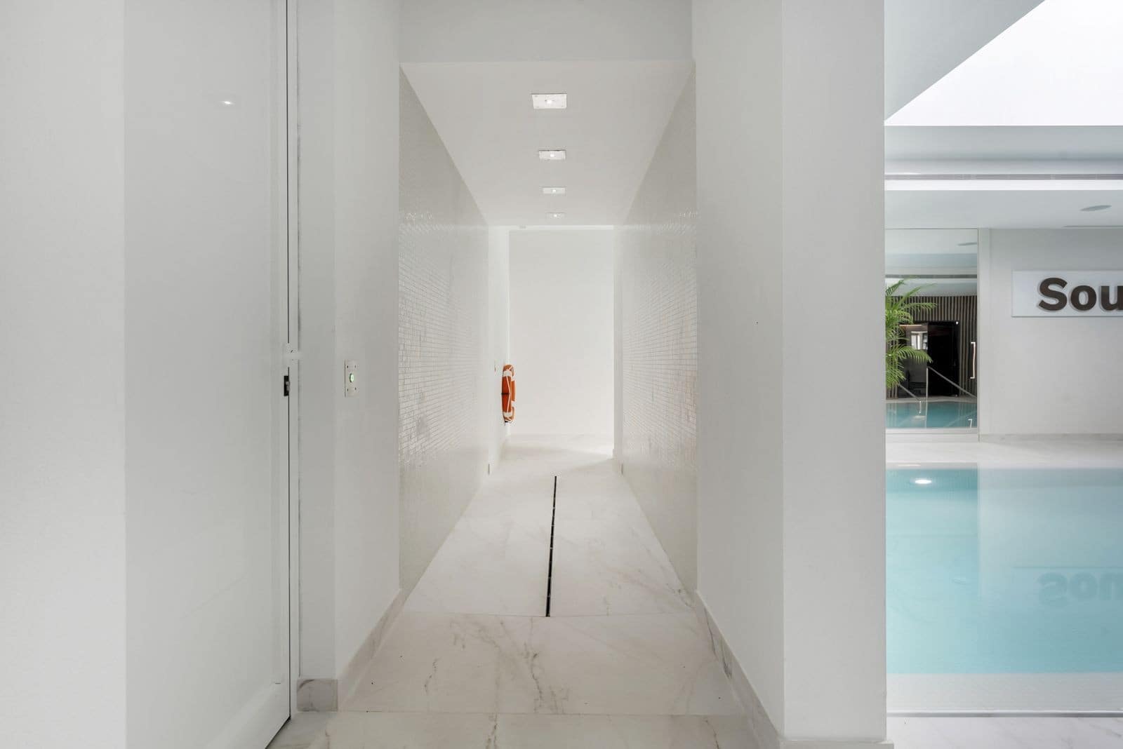 3 bedroom Apartment for sale in Marbella with pool garage - € 1,550,000 (Ref: 9777988)