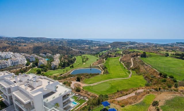 Ático de 2 habitaciones en La Cala de Mijas, Mijas en venta con piscina garaje - 795.000 € (Ref: 9777991)