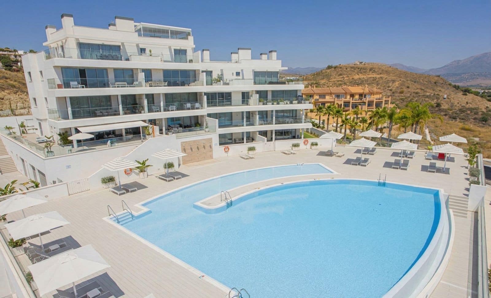 2 sypialnia Penthouse na sprzedaż w La Cala de Mijas z basenem garażem - 795 000 € (Ref: 9777991)