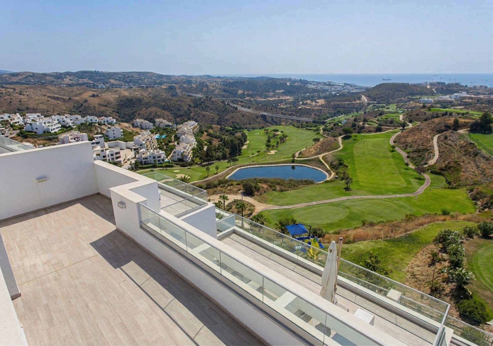 2 sypialnia Penthouse na sprzedaż w La Cala de Mijas z basenem garażem - 795 000 € (Ref: 9777991)