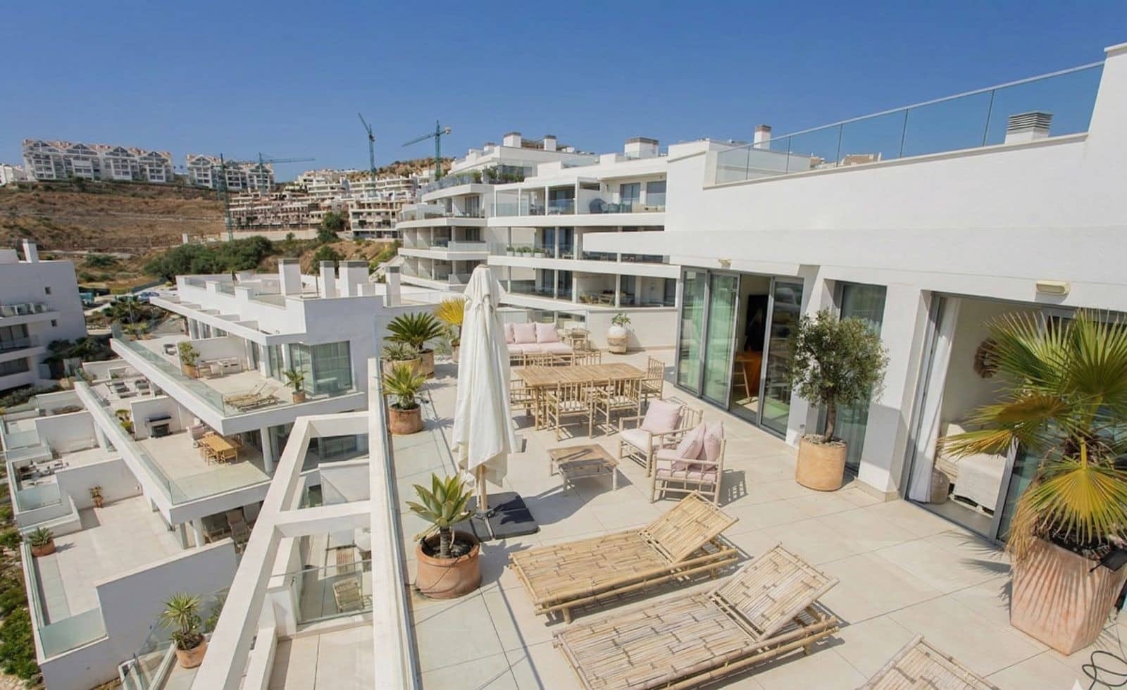 2 sypialnia Penthouse na sprzedaż w La Cala de Mijas z basenem garażem - 795 000 € (Ref: 9777991)