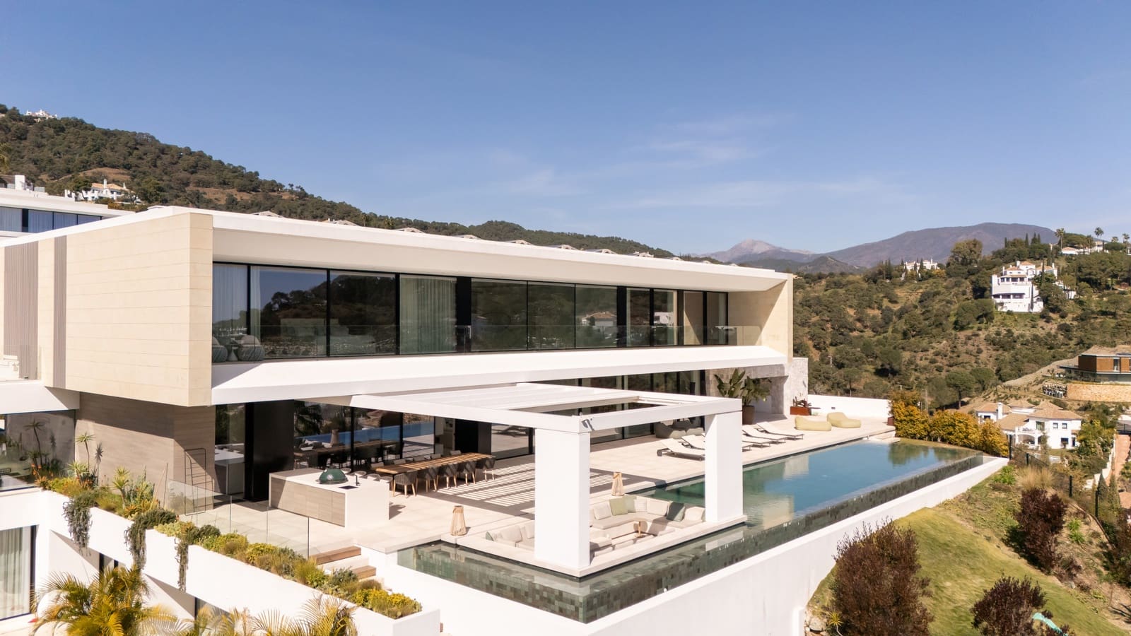 7 Zimmer Villa zu verkaufen in El Madronal mit Pool Garage - 11.500.000 € (Ref: 9777992)