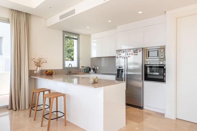 4 slaapkamer Penthouse te koop in Benahavís met zwembad garage - € 1.249.000 (Ref: 9777995)